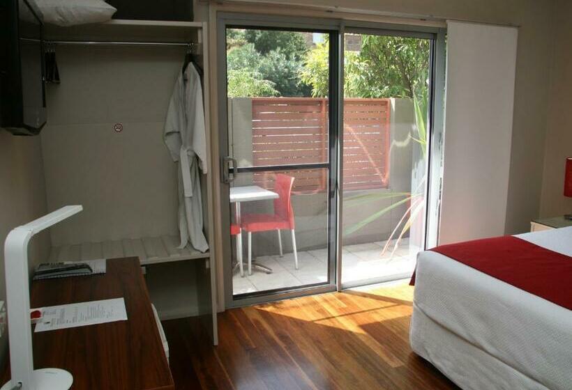 스위트 킹사이즈 침대, Chaucer Palms Boutique B&b