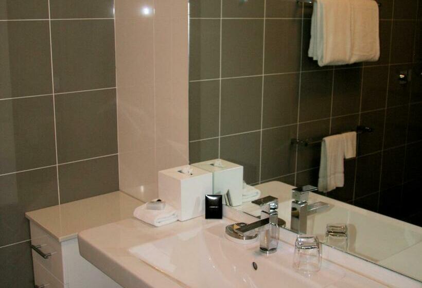 스위트 킹사이즈 침대, Chaucer Palms Boutique B&b
