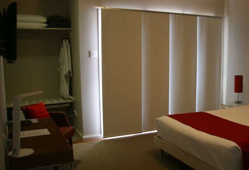 스위트 킹사이즈 침대, Chaucer Palms Boutique B&b
