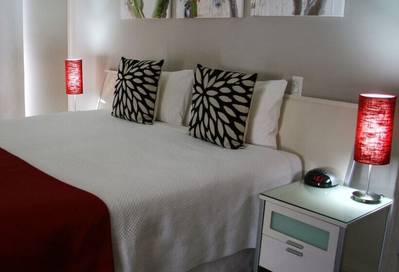 스위트 킹사이즈 침대, Chaucer Palms Boutique B&b