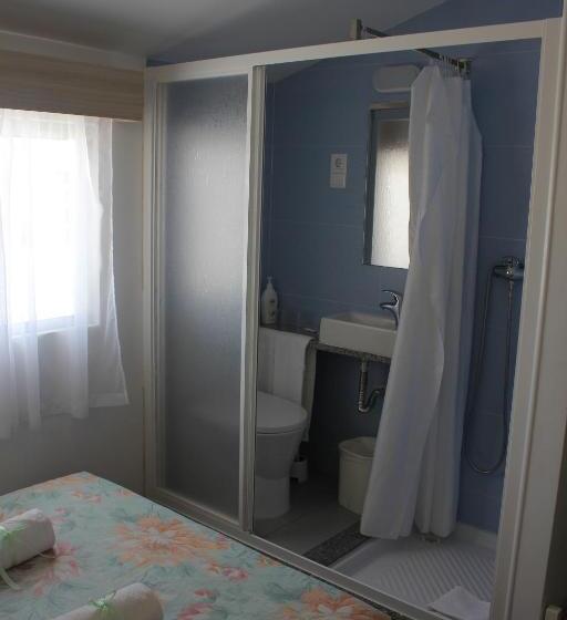 غرفة أساسية ثلاثية, Residencial Tropicália Al