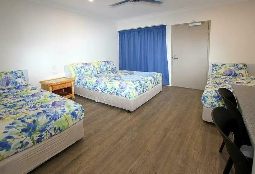 コンフォートトリプルルーム, Reef Gardens Motel