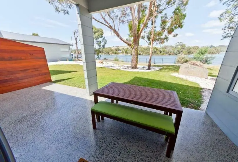 １ベッドルームアパートメント, Waterfront Apartments