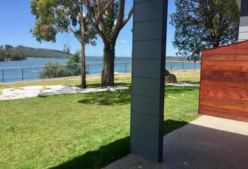 ２ベッドルームアパートメント, Waterfront Apartments