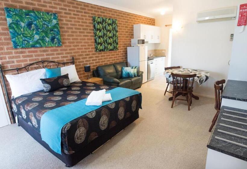 Family Connecting Room, Motel Views Yackandandah