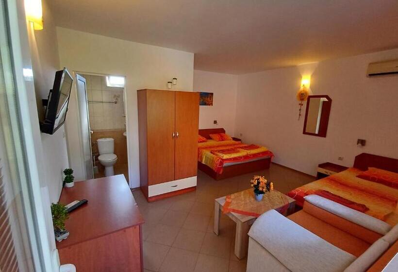 Четырехместный Номер Стандарт, Dom Zaharievi