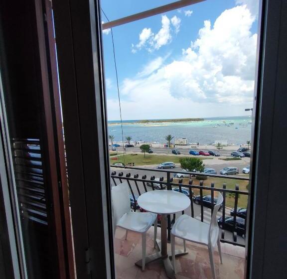 Superior Triple Room Sea View, Quilungomare