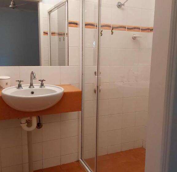 Номер Стандарт, Cooktown Motel