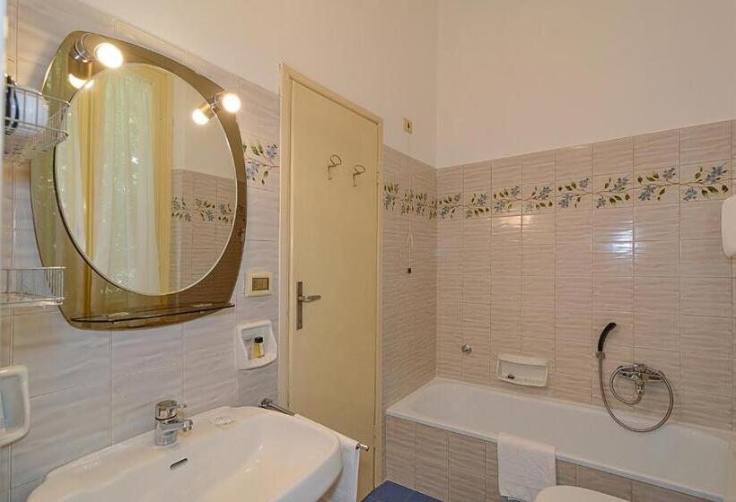패밀리 룸, Albergo Grande Italia