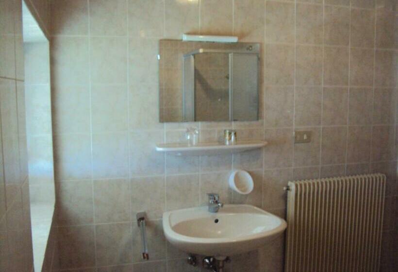 Apartamento 2 Quartos com Varanda, Aussersalfnerhof