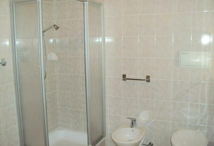 Apartamento 1 Dormitório com Sacada, Aussersalfnerhof