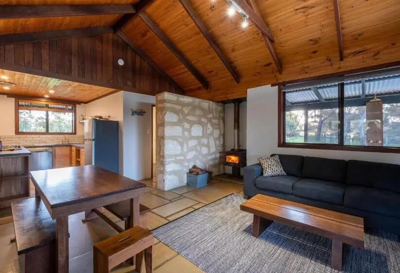 Deluxe-bungalow, Burnside Organic Farm