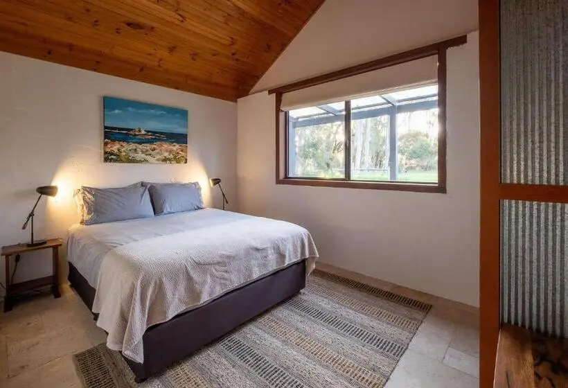 Deluxe-bungalow, Burnside Organic Farm