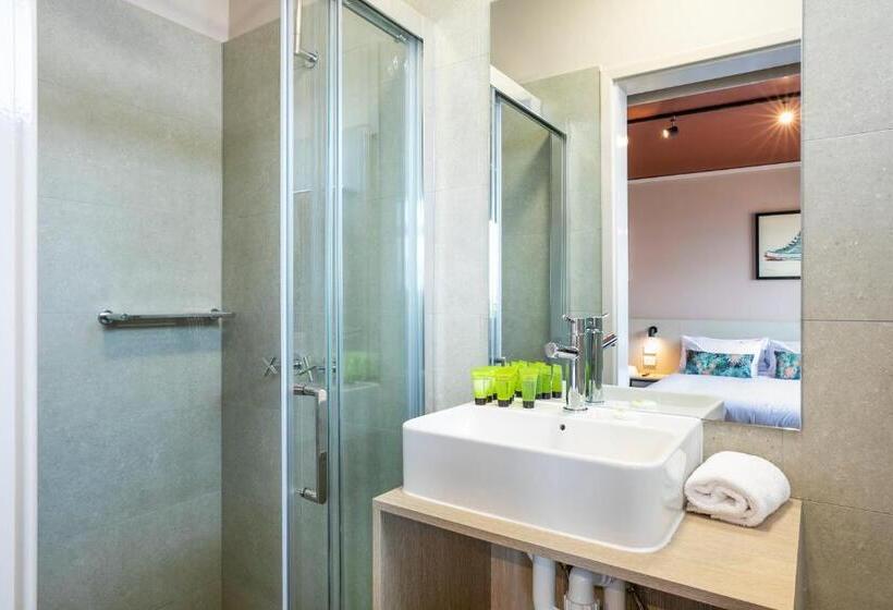 استودیوی استاندارد, Nightcap At Fairfield