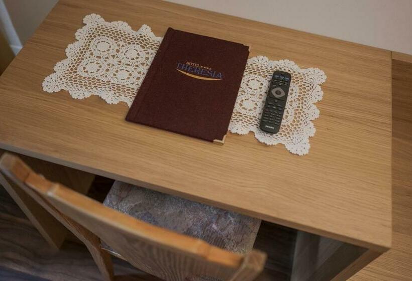 Номер Стандарт Индивидуальный, Theresia