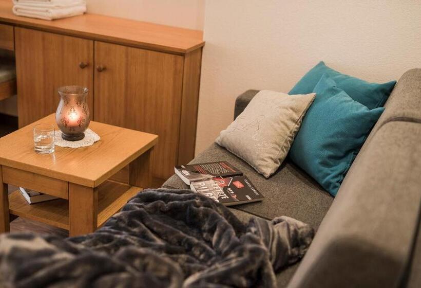 Апартаменты 1 Спальня с Балконом, Theresia