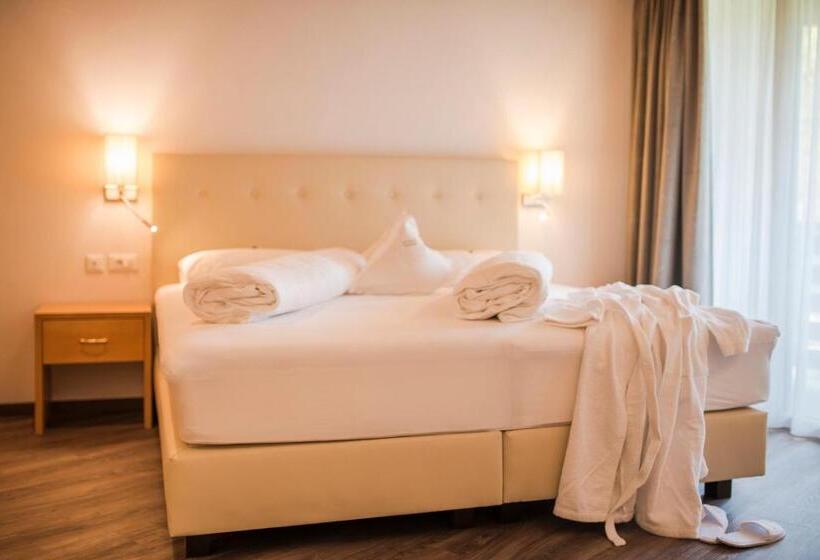 Апартаменты 1 Спальня с Балконом, Theresia