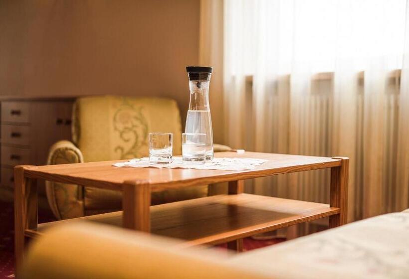 Апартаменты 1 Спальня с Балконом, Theresia