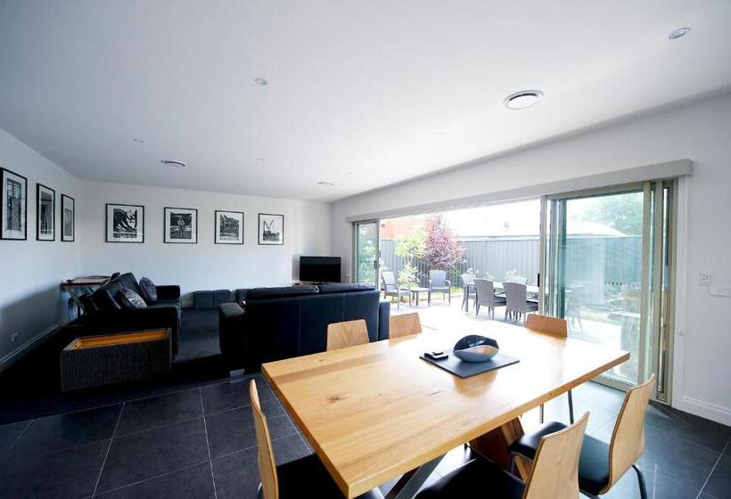 خانه 1 خوابه, Mansi On Raymond