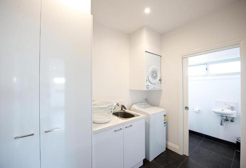 خانه 1 خوابه, Mansi On Raymond