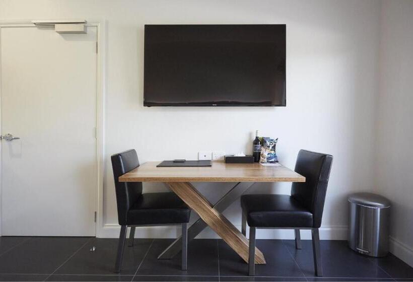 آپارتمان 2 خوابه, Mansi On Raymond