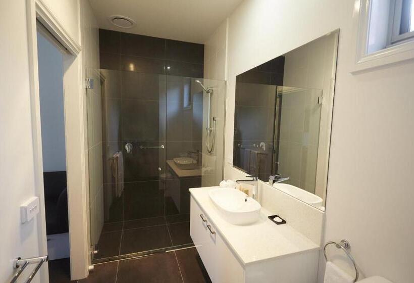 آپارتمان 2 خوابه, Mansi On Raymond