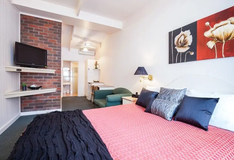 اتاق لوکس, Mid City Motel