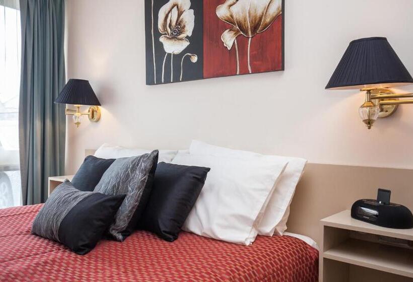 Семейный Номер, Mid City Motel