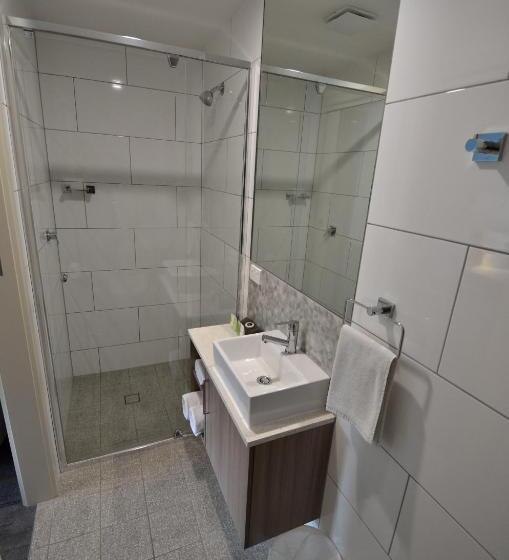 エクゼクティブルーム, 105 On The Park