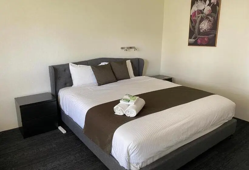 キングサイズベッドのスーペリアルーム, Warrina Motor Inn Wodonga Cbd