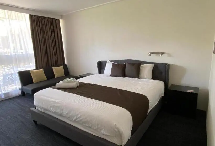 キングサイズベッドのスーペリアルーム, Warrina Motor Inn Wodonga Cbd