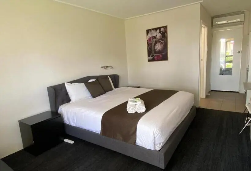 キングサイズベッドのスーペリアルーム, Warrina Motor Inn Wodonga Cbd