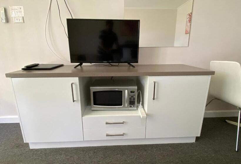 اتاق سوپریور با تخت بزرگ, Warrina Motor Inn Wodonga Cbd