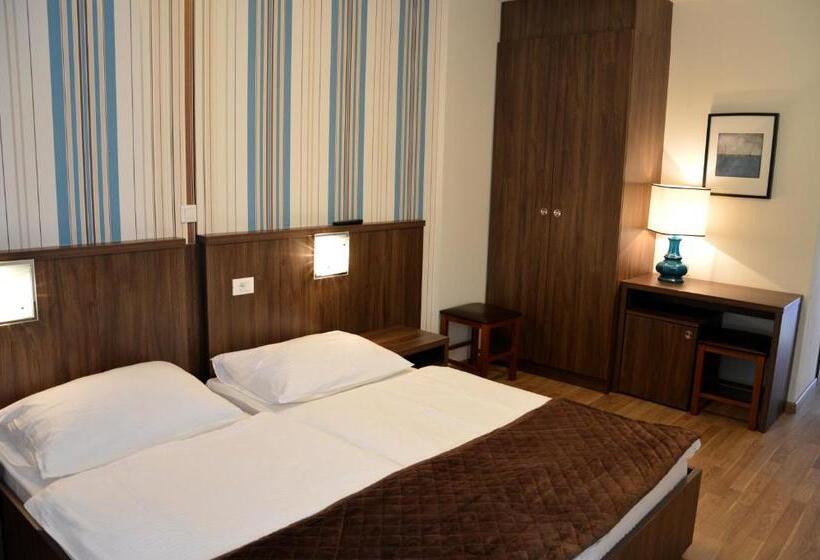 اتاق استاندارد با بالکن, Penzion šterk