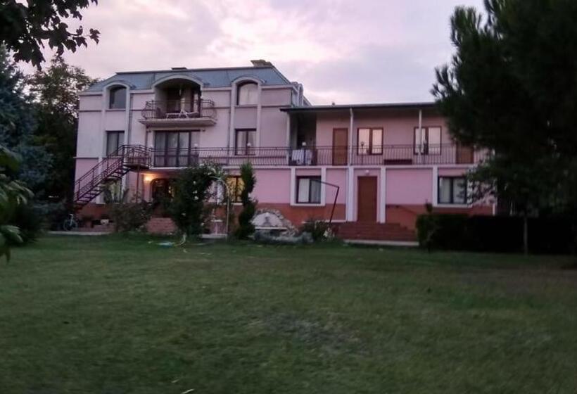 デラックスルーム, Secret Garden House