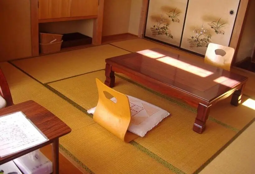 バスルーム共有のトリプルスタンダード, Ishibu So