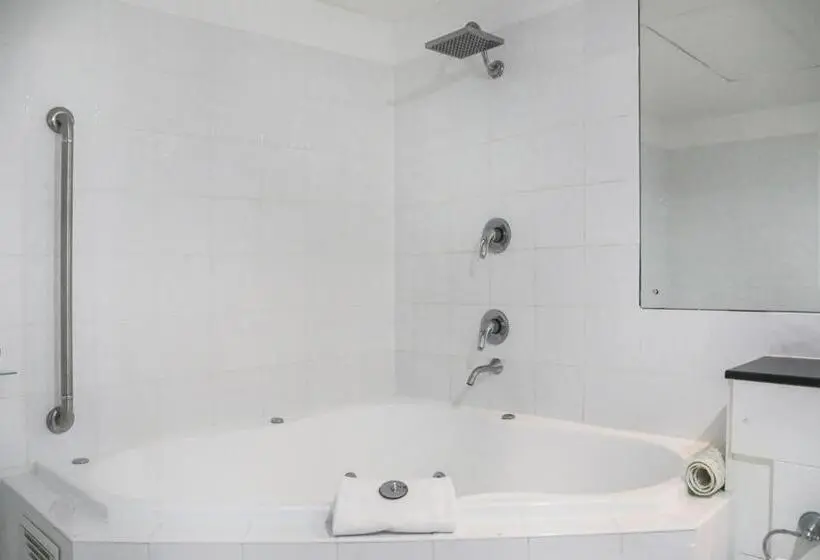 デラックススイート, Shellharbour Village Motel