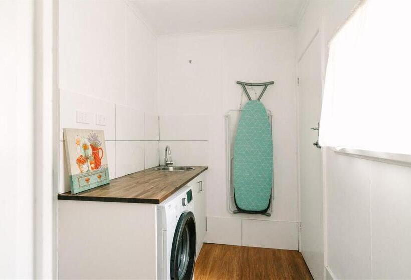 منزل غرفتين نوم, Alpine Riverside Cottages