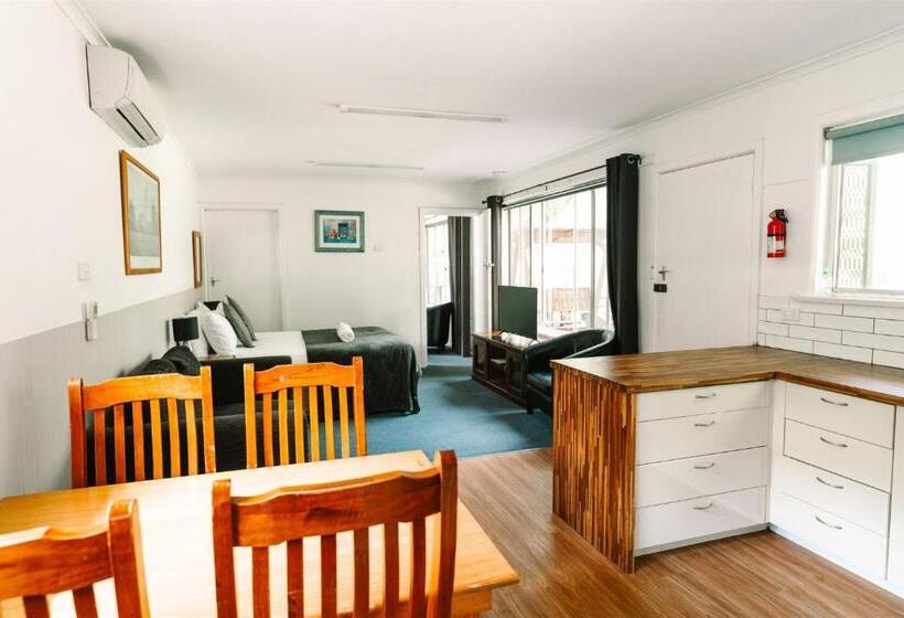 منزل غرفتين نوم, Alpine Riverside Cottages