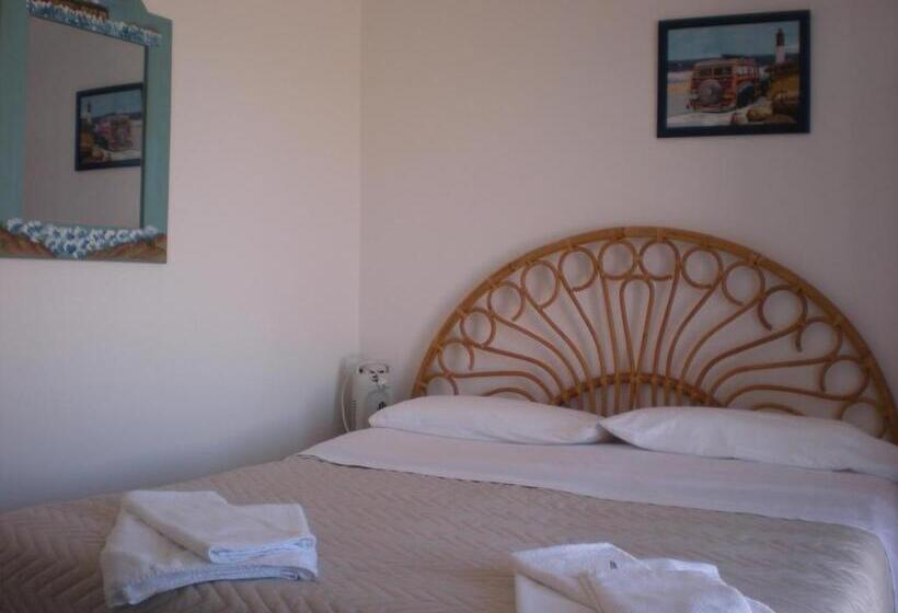 اتاق استاندارد یک نفره با چشمانداز دریا, Villa Pina