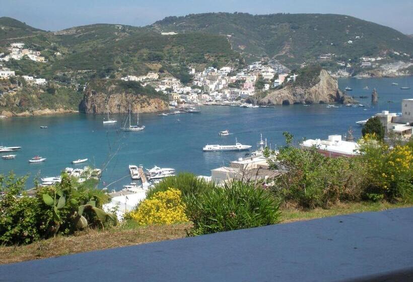 Triple Room Sea View, Villa Pina