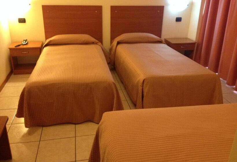 اتاق استاندارد سه نفره, Belforte