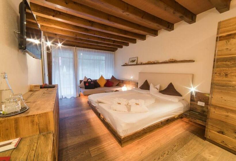 Номер Стандарт, Waltershof