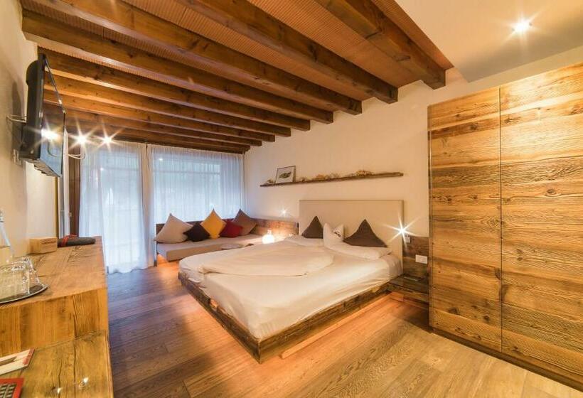 Номер Стандарт, Waltershof