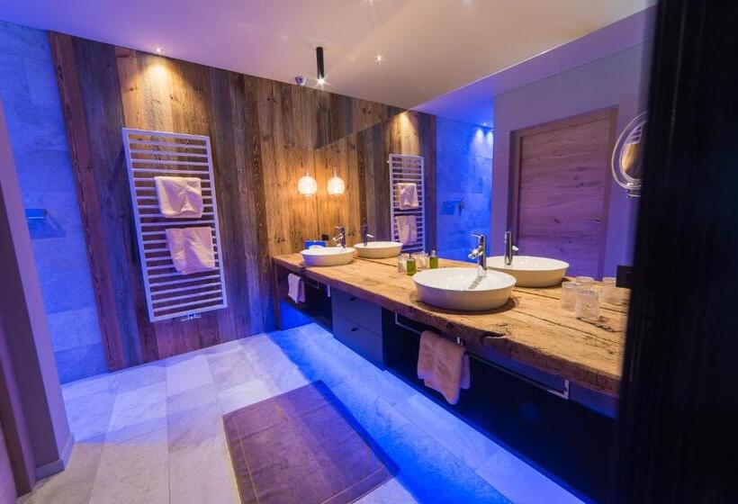 Полулюкс, Waltershof