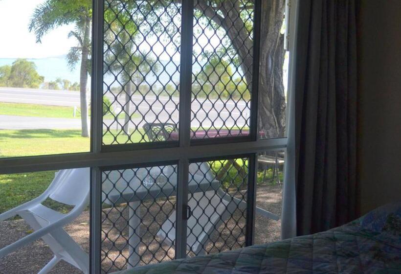 Семейный Номер, Ocean View Motel Bowen