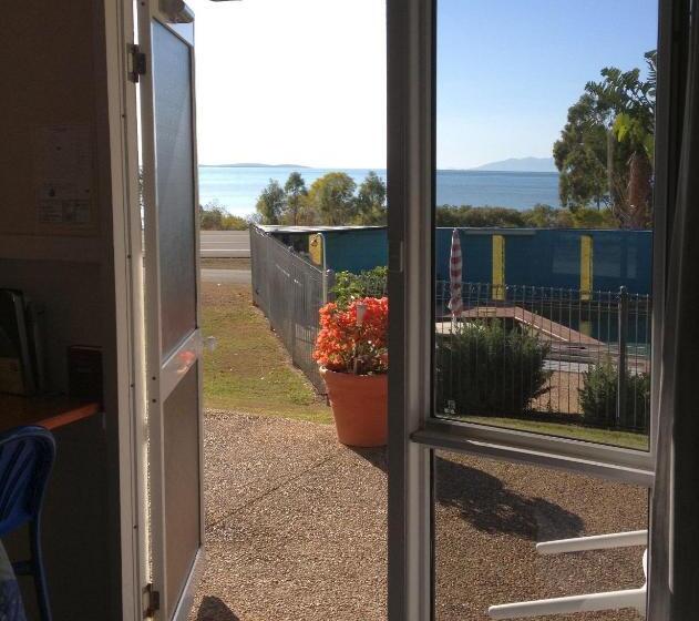 Номер Superior Индивидуальный Вид на Море, Ocean View Motel Bowen