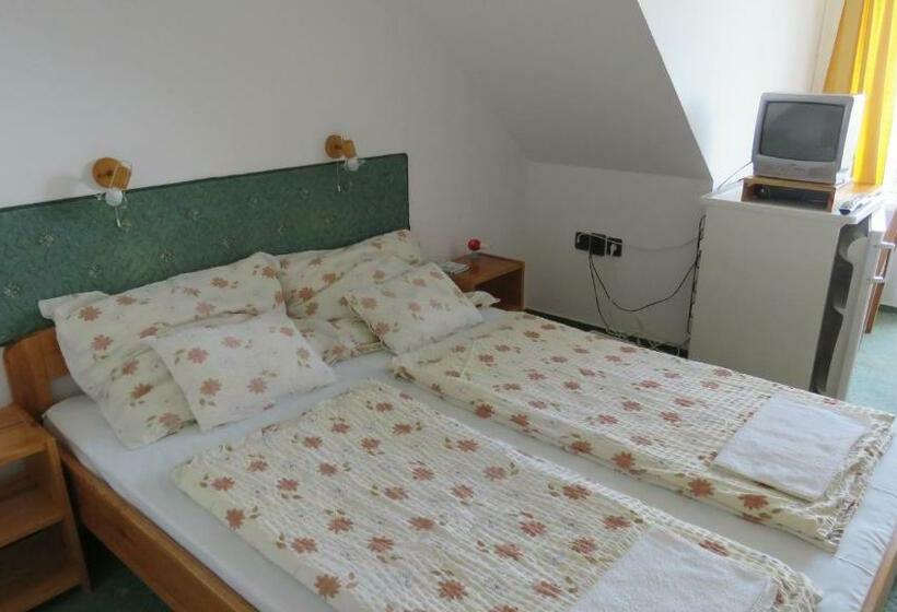 4인용 스탠다드 룸, Prima Porta Vendeghaz