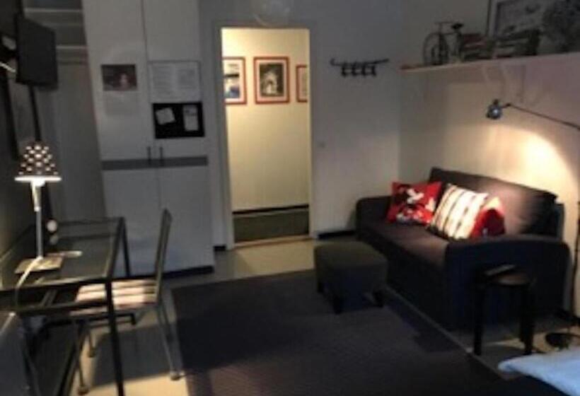 스탠다드 싱글 룸 공동욕실, Tapulitalo Guesthouse