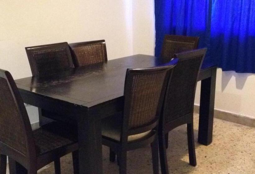 חדר משפחתי, Posada Del Parque